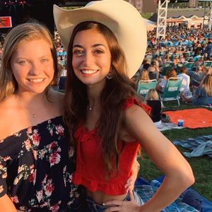 Meet your Posher, Emily